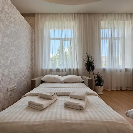 Apartpoltava: Spacious Family Suite in City Center Exterior photo