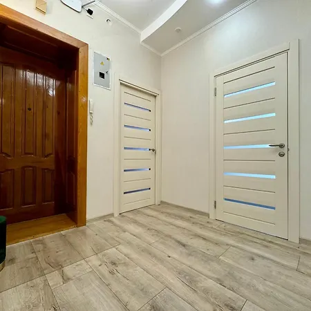 Apartpoltava: Spacious Family Suite in City Center Exterior photo